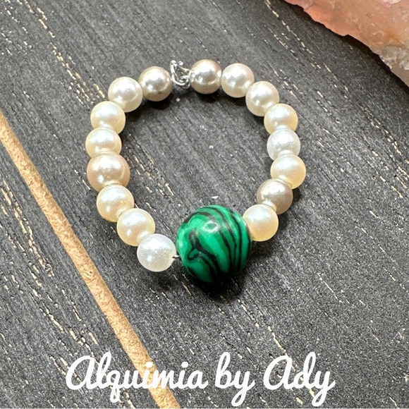 Beaded pearl ring and gemstone - Picture 1 of 4